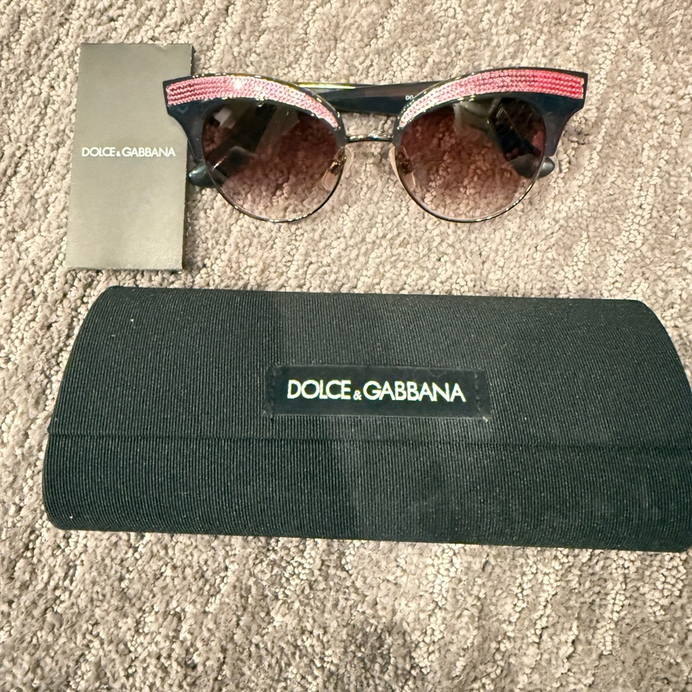 Dolce & Gabbana pink shimmery cat eye sunglasses.New! Authentic . Rare